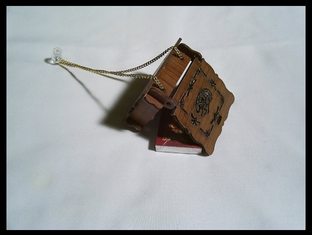 Car Hanging Quran - In wooden box - Click Image to Close